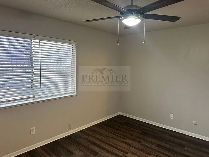 6023 Barton St — Photo 11