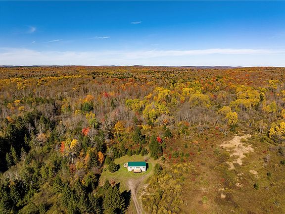 3rd image of 138 Countryside Rd