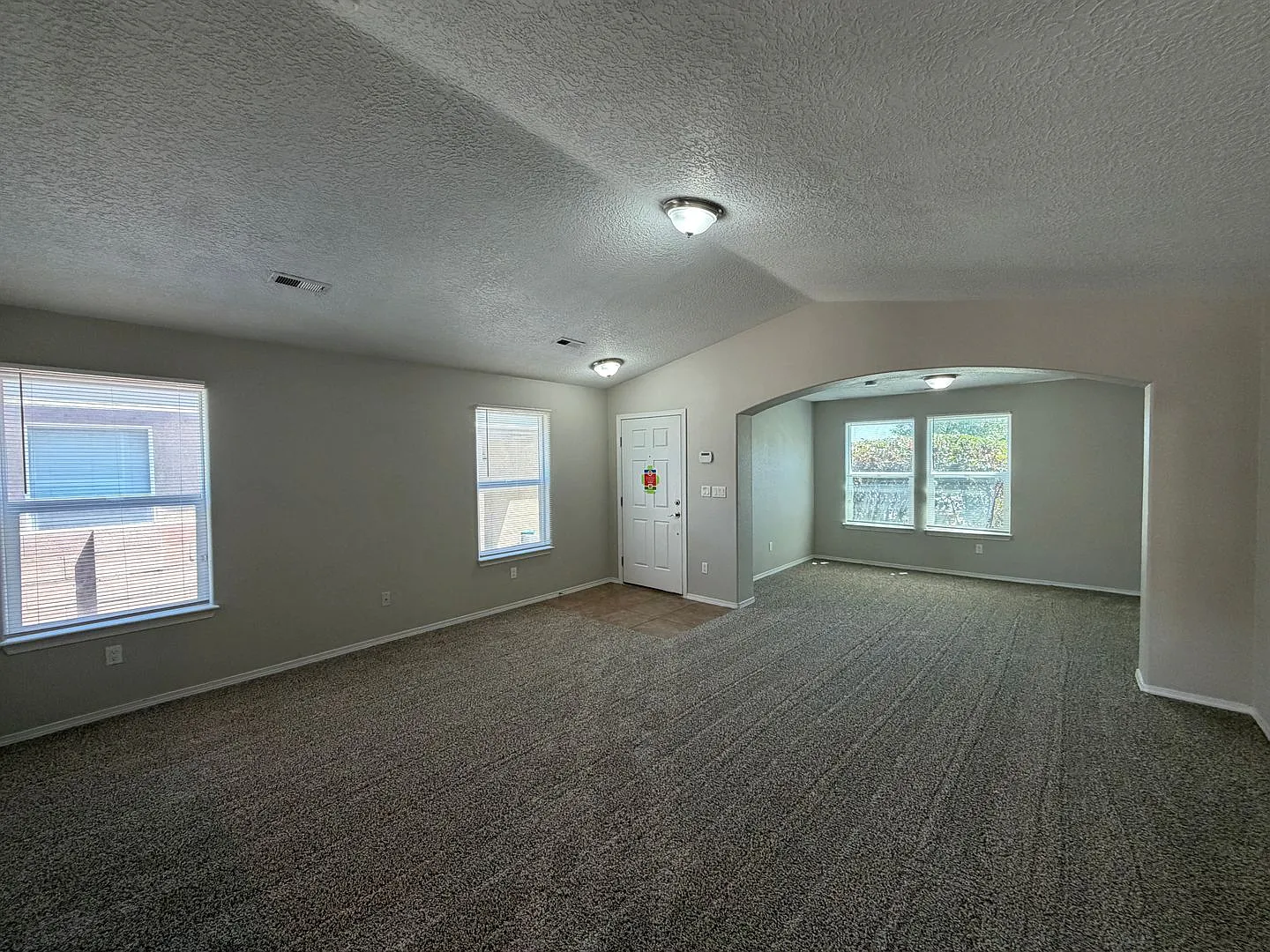 3 Bedroom Single Story Home Available Near Rainbow Blvd NW & Paseo Del Norte Blvd NE! — Photo 4