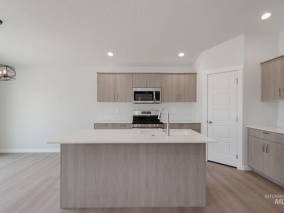 4th image of 5526 S Donaway Ave