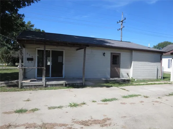 359 N 3rd St, Clinton, IN 47842
