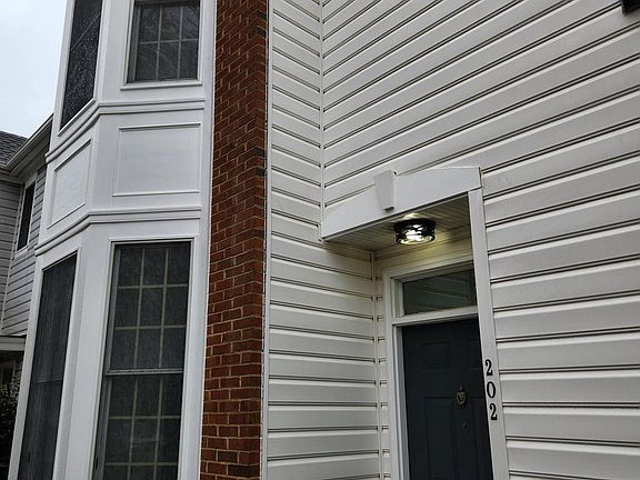 2nd image of 202 W Park Dr