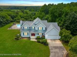 953 Barry Rd, Haslett, MI 48840