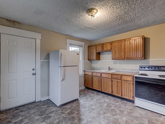 5th image of 3302 Carlisle Ave