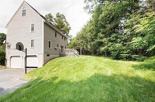 3rd image of 8 Heritage St