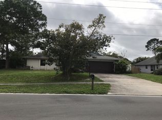 686 SE Thornhill Dr, Port Saint Lucie, FL 34983