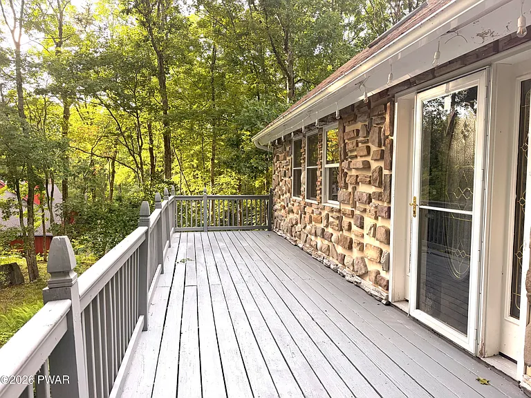 811 Hickory Ct — Photo 29