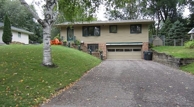 1st image of 2635 Magnolia Ln N