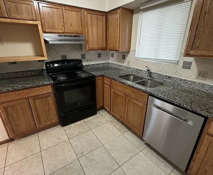 4908 N New Hope Rd #4908 — Photo 2