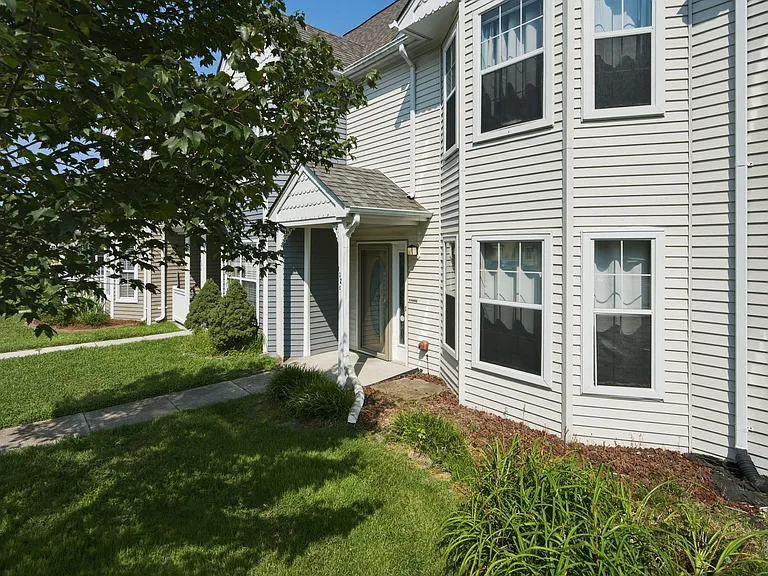 102C Heather Way — Photo 2