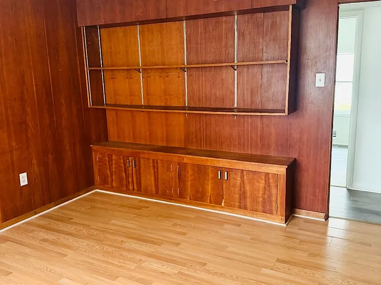 913 Nott St — Photo 14