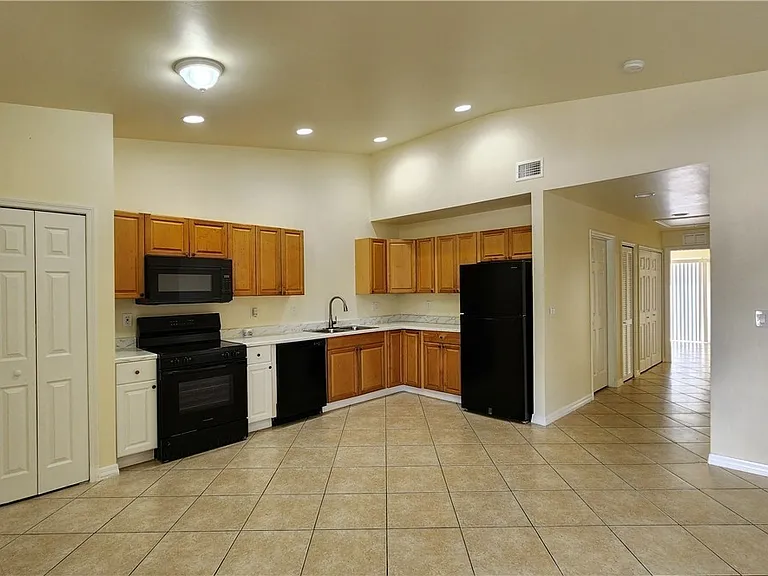 2118 Snead Dr #2118 — Photo 4