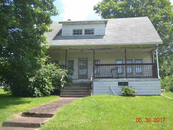 600 Sun Ln, Narrows, VA 24124