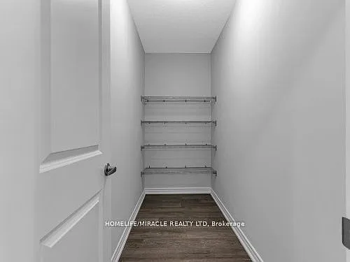 32 Vickers Rd — Photo 9