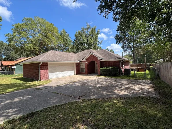 415 Shawnee Dr, Montgomery, TX 77316