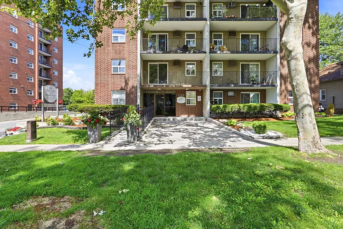Bristol Place Apartments — Photo 1