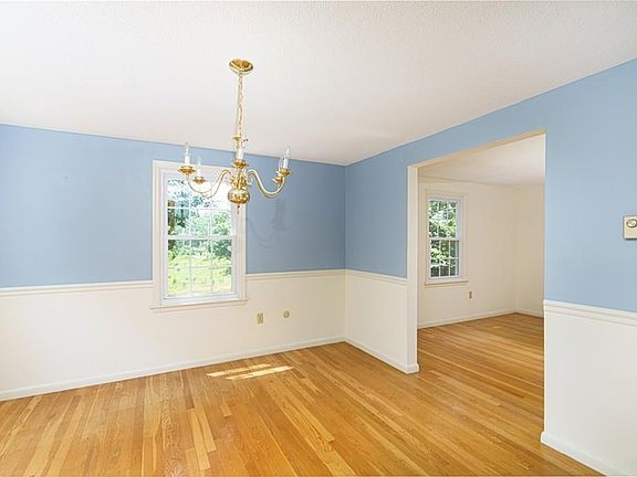4th image of 44 Glen St