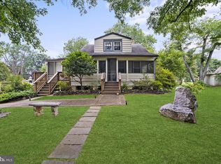 6230 Valley View Dr, Alexandria, VA 22310