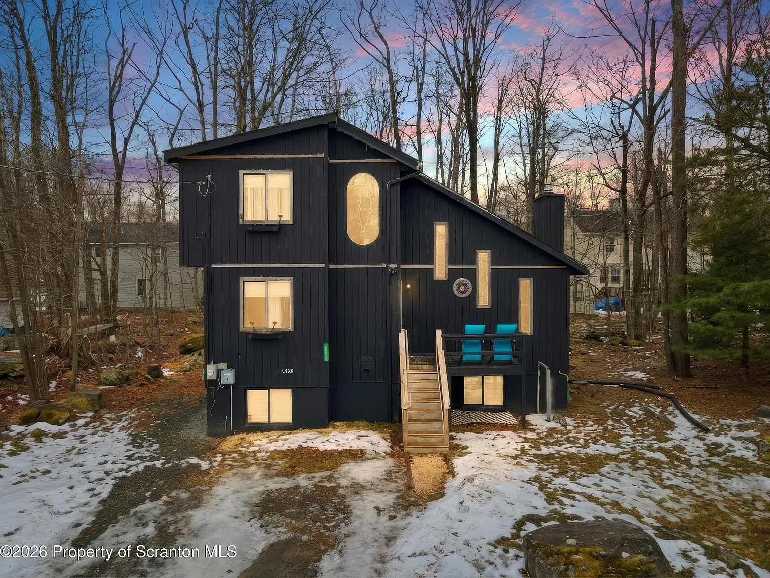 3 bed, 2.0 bath, 1180 sqft, $2,500 — Photo 2