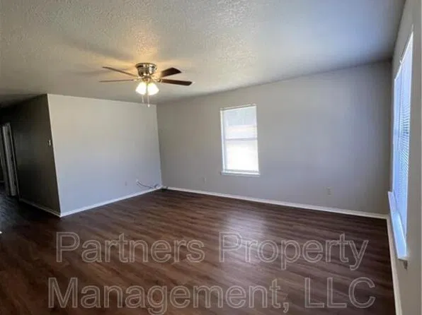 5705 Sara St #A, Fayetteville, AR 72704