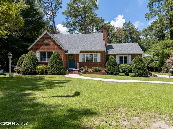 1301 N Poplar Street, Aberdeen, NC 28315