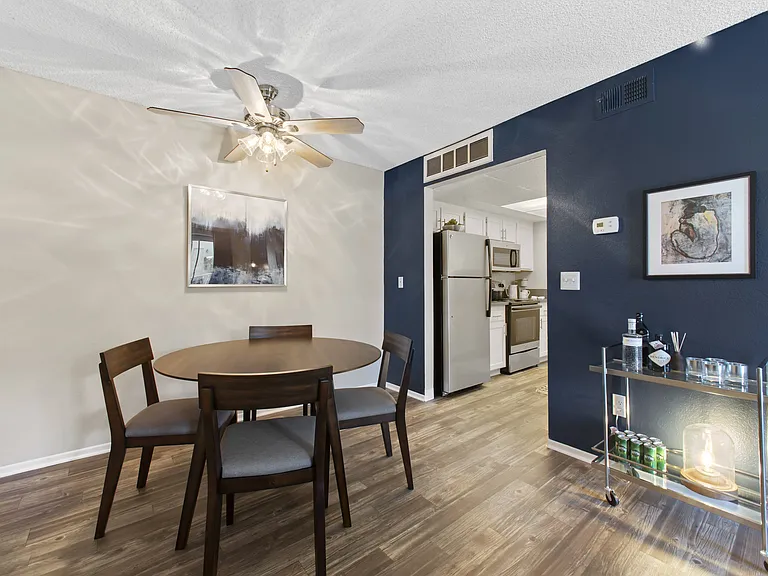 439 W El Norte Pkwy #102 — Photo 3