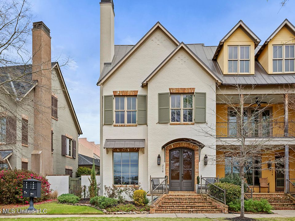 1st image of 216 Eastpark St