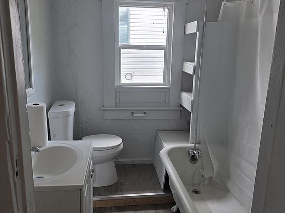 5th image of 223 N Greenmount Ave