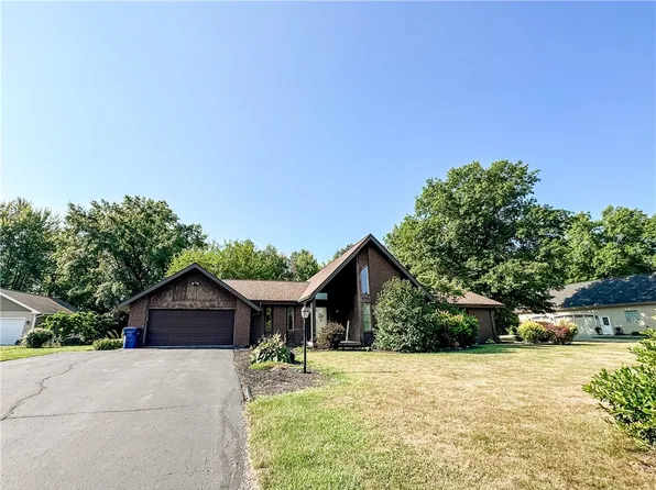 9 Lakeview Dr, Marshall, IL 62441