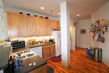 Rented by R New York