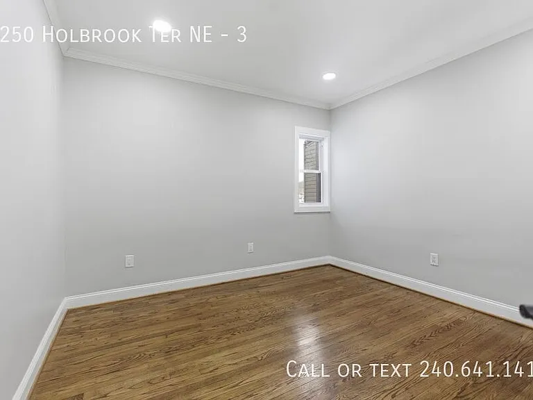 1250 Holbrook Ter NE #3 — Photo 8