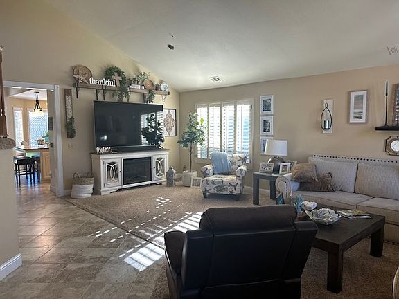 2nd image of 642 Riviera Cir
