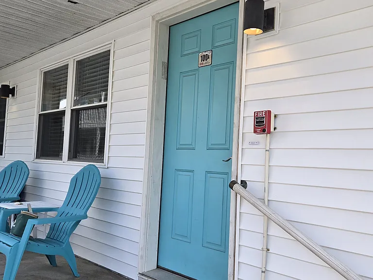 72 E Grand Ave #100 — Photo 33