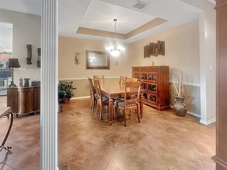 10717 Greenview Ct — Photo 4