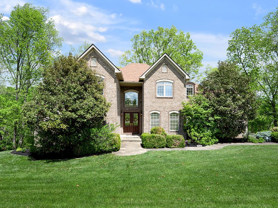 1st image of 220 Avawam Dr