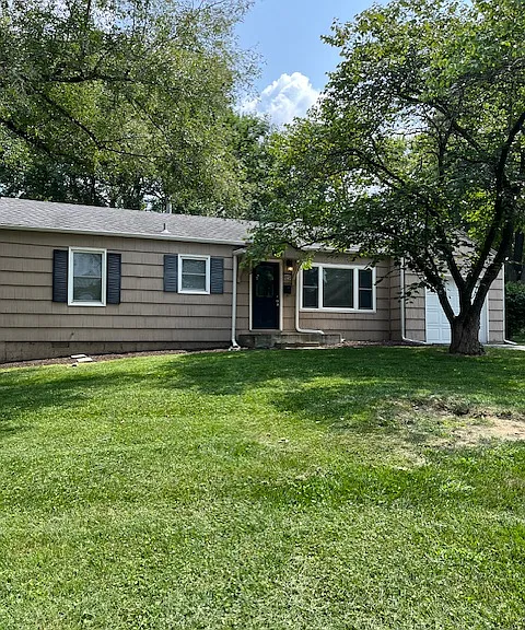 8015 Outlook Dr — Photo 1