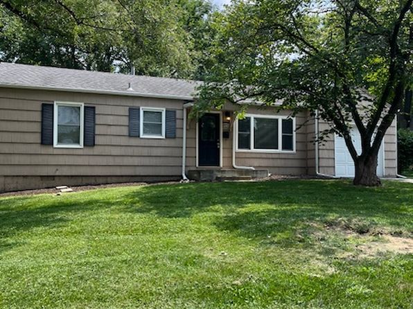 8015 Outlook Dr