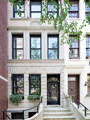 Sold by Sotheby's International Realty | media 4