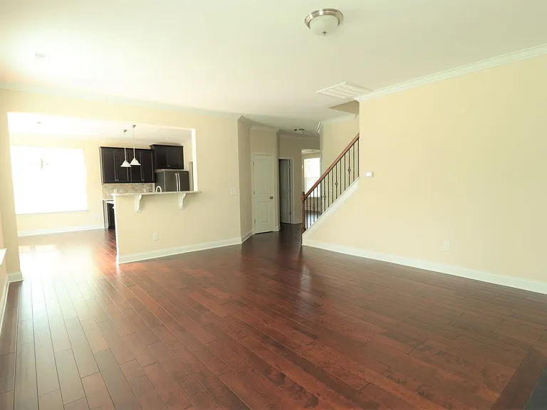 2042 Sinclair Trce — Photo 3