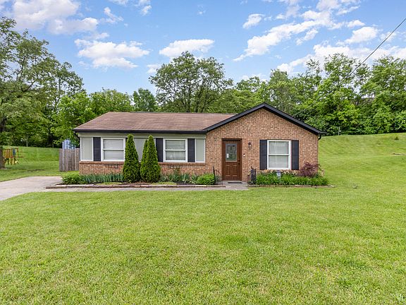 2nd image of 252 Ashwood Dr