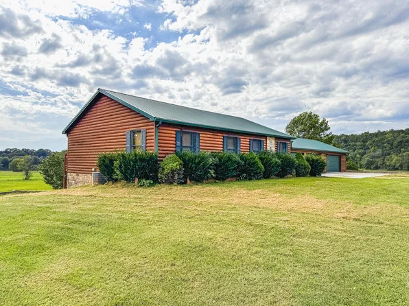 301 Northfork Village Street, Tecumseh, MO 65760