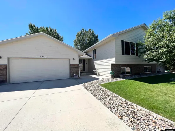 2123 Omaha Trail, Bar Nunn, WY 82601