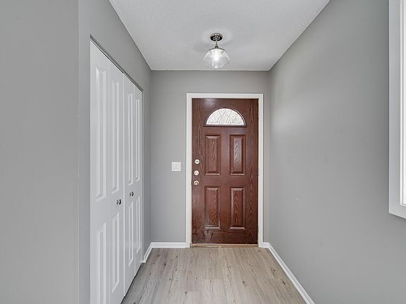 4th image of 2827 Johnson St NE