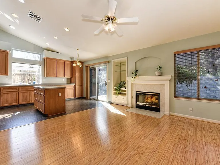 104 Estabrook Way — Photo 3