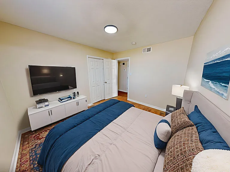 Tiger Den Apartments — Photo 40