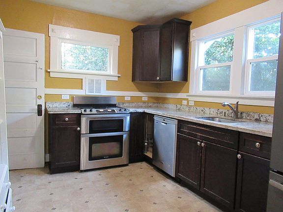 Main Fl - Kitchen