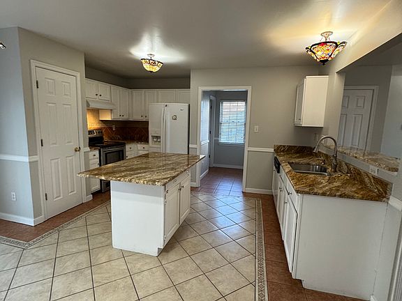 4th image of 1704 Naselle Ln
