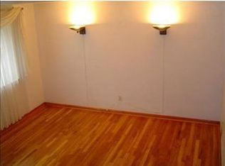 118 Meadowbrook Dr, Coraopolis, PA 15108