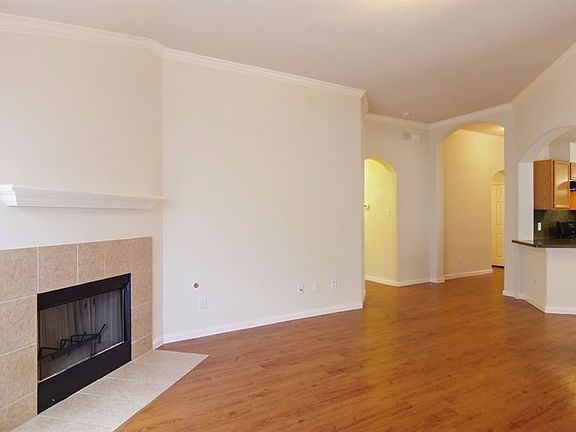 4th image of 1127 Escambia Way Dr