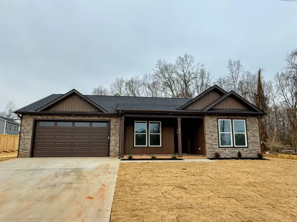 667 Foster Dr, Spartanburg, SC 39301
